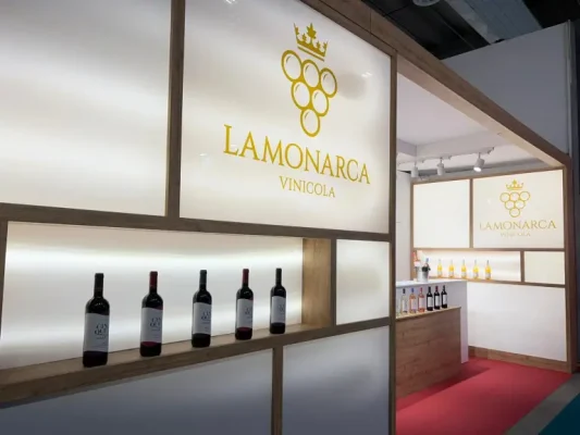 Stand di Vinicola Lamonarca al Vinitaly 2024